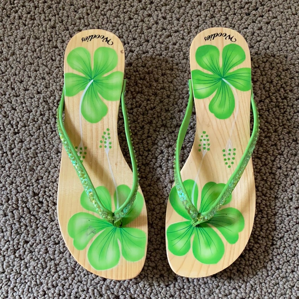 Woodies Vietnam wood flip flop/wedge. Green floral